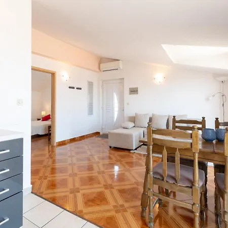 Siesta Apartment *