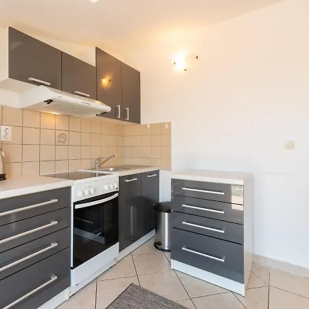 Siesta Apartment *